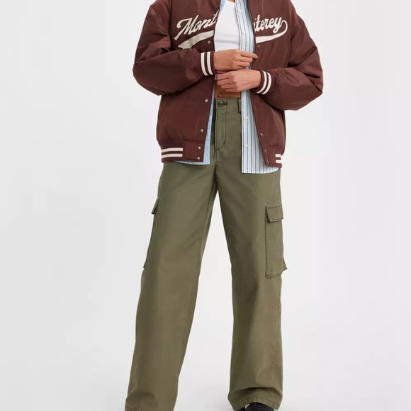 Levi's Women's Baggy Cargo Pants in Olive Night Size 31W x 30L - Picture 7 of 8